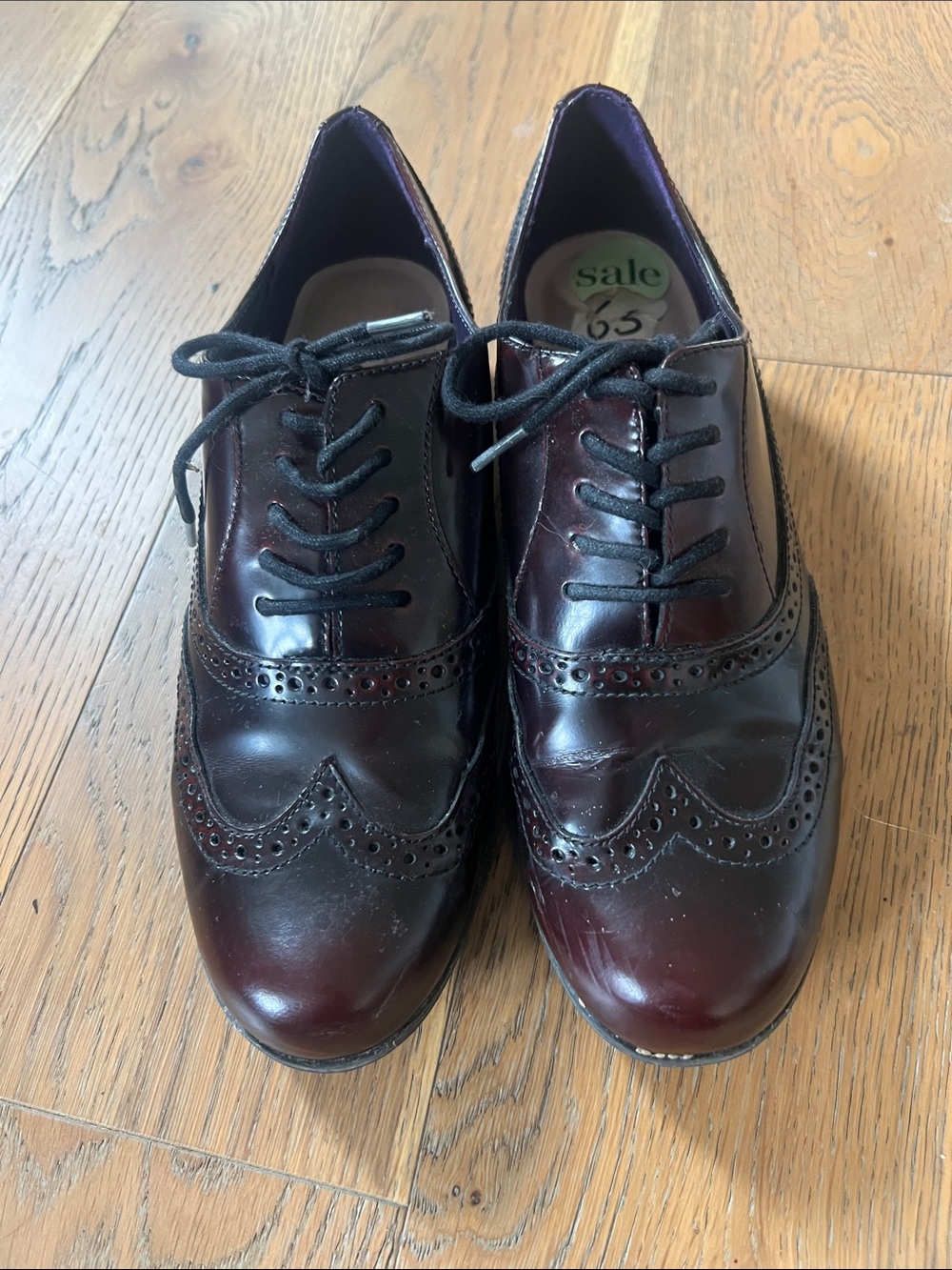 Clarks Women's Burgundy Wingtip Oxford Shoes - Lace-Up